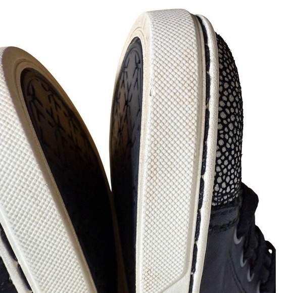 UGG Taya Womens 8.5 Pre-Owned Stingray Leather Black/White CapToe Sneakers Shoes - Picture 10 of 11